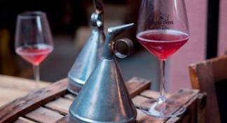 La Embutada. La fiesta del vino joven